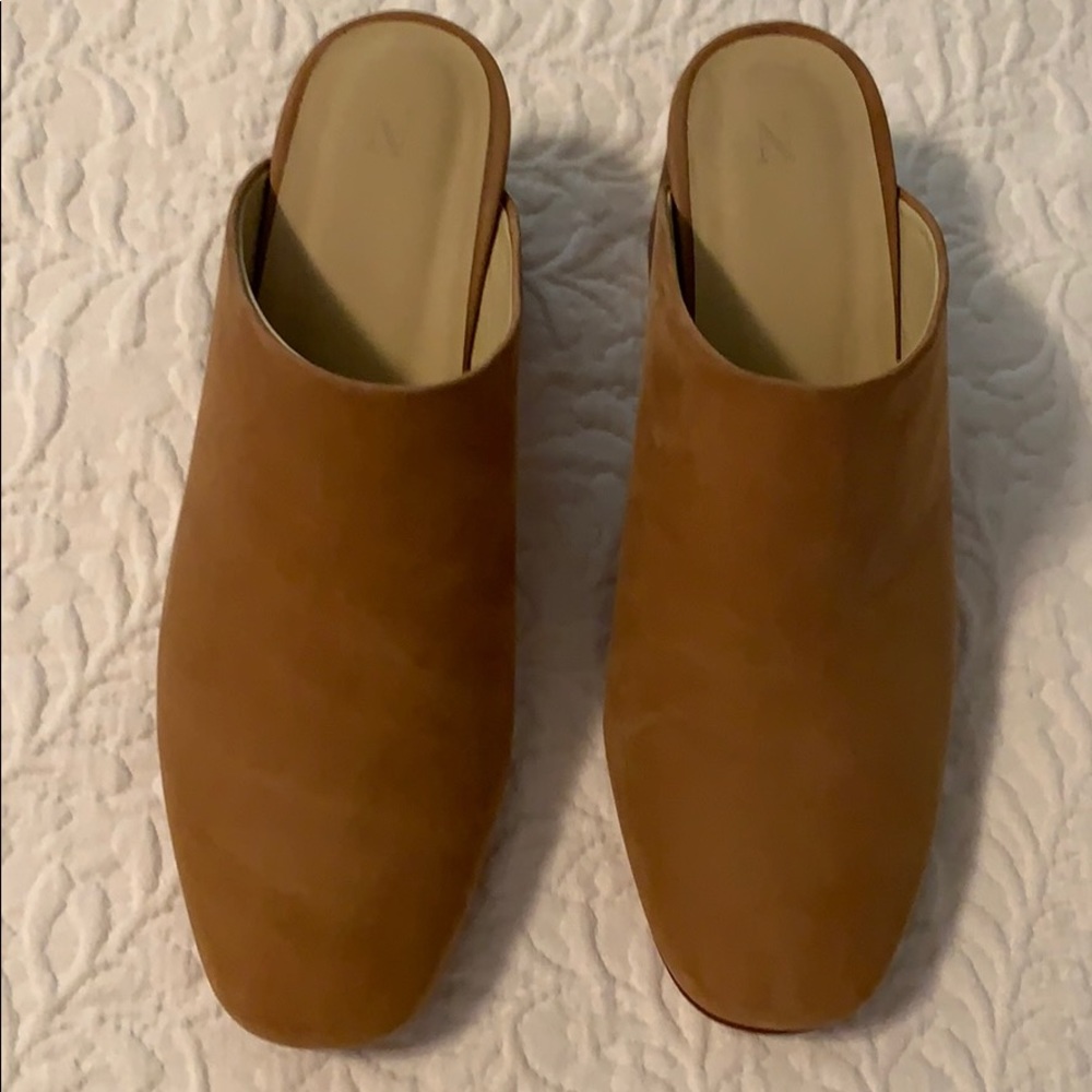 Nisolo Paloma mule in Sand, size 6